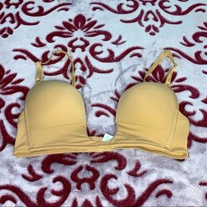 Low plunge bra